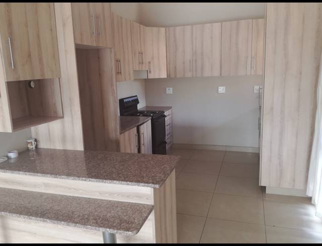 2 BEDROOM FLAT TO LET IN INANDA